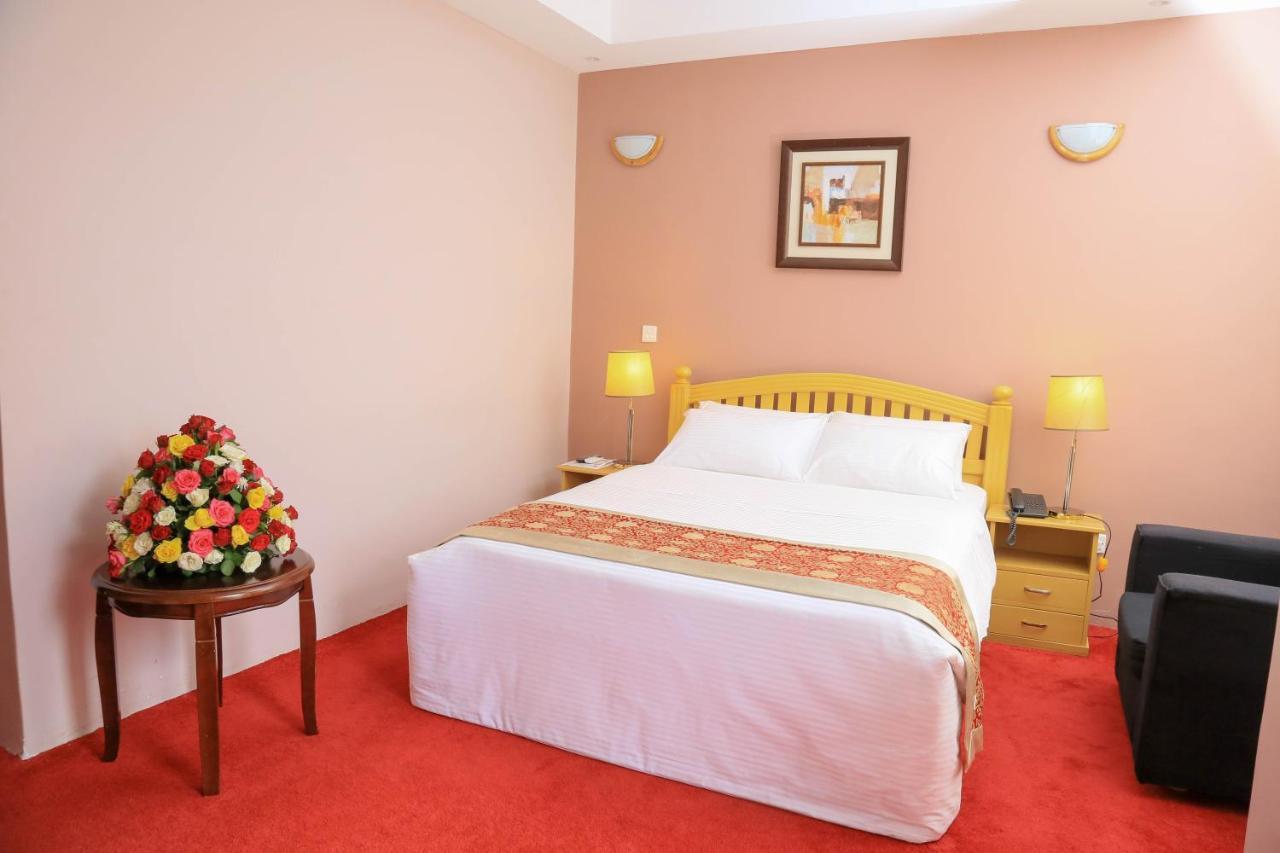 Hotel 7 Seasons Entebbe Exterior photo